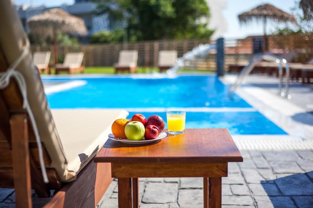 Hotel Essential Summer (adults Only)